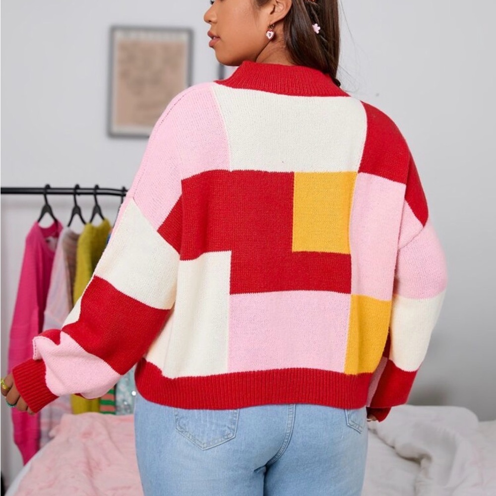 Cropped Color Block Mod Sweater - Picture 3 of 7